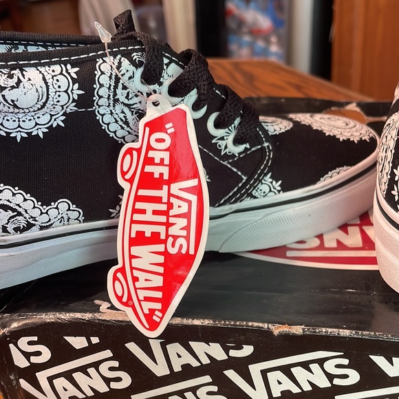 Vans Chukka Boot unisex in paisley skulls w 6.5, M 5 new with tags and box - Picture 6 of 14